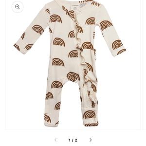 NWT spearmint love baby rainbow outfit